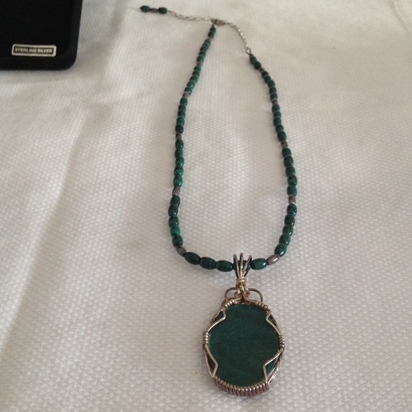 Ladies Sterling silver Jade necklace - Picture 7 of 9